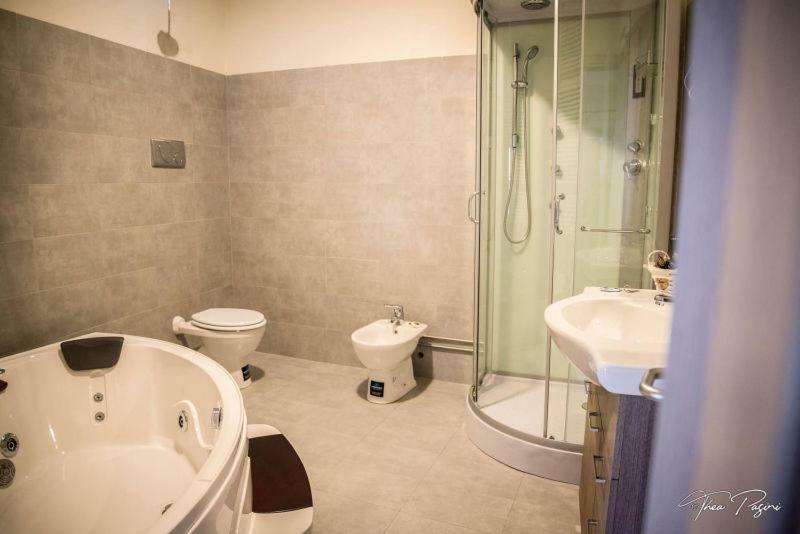 Hotel Lonatino Лонато Экстерьер фото